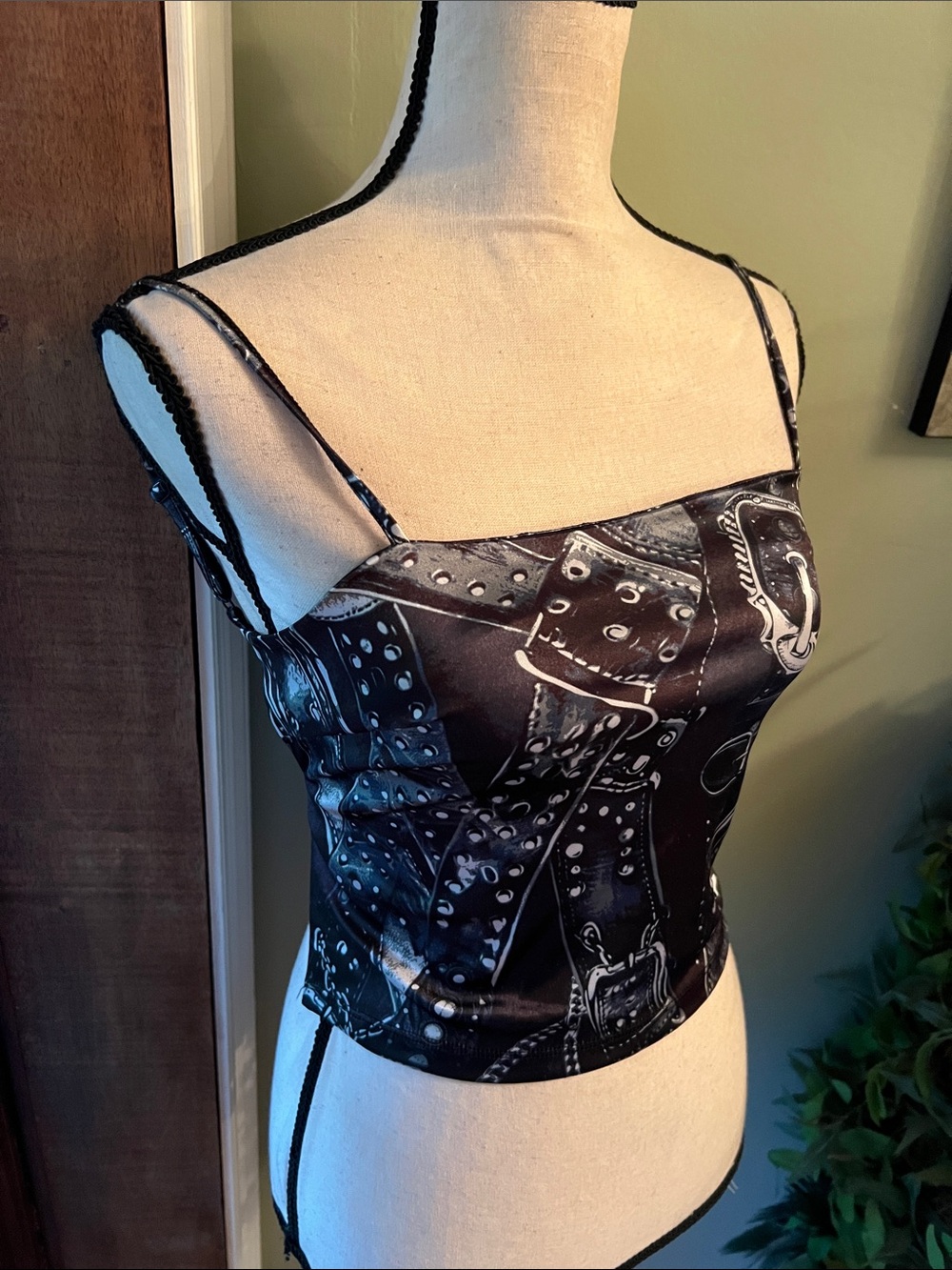 silence + noise Black Buckle-Print Spaghetti Strap Camisole - Picture 2 of 14
